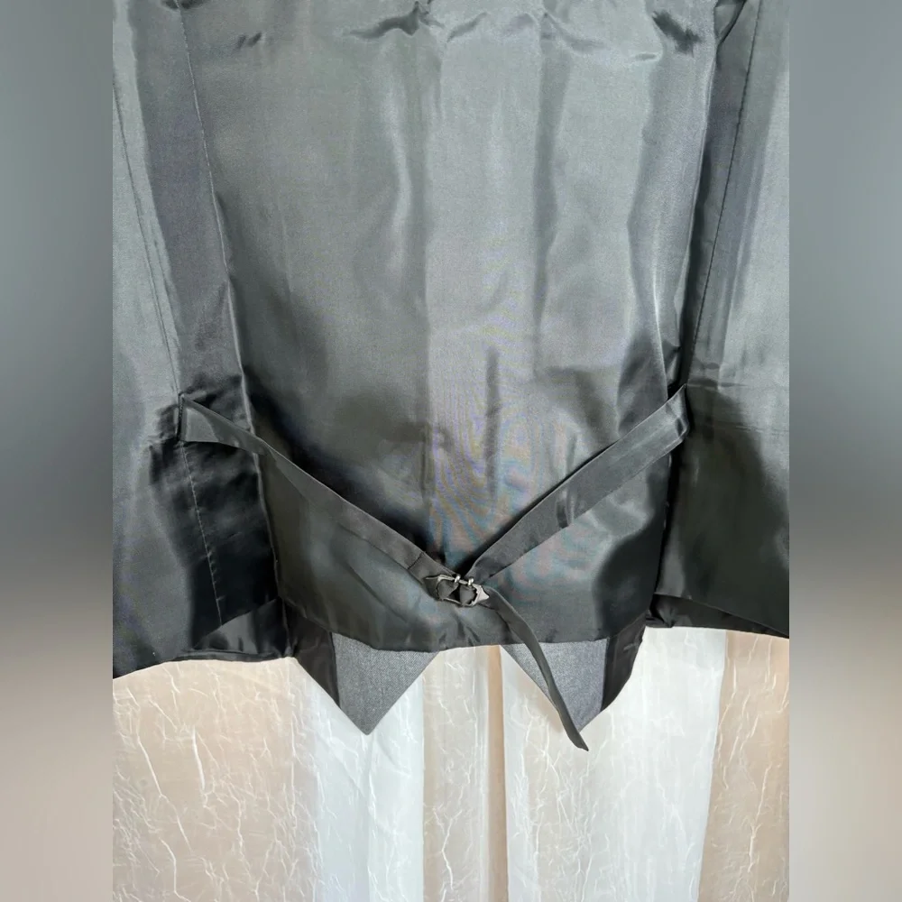 NWT Barry.Wang Vest